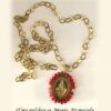 Medalla de la Milagrosa con cadena de corazones en acero inoxidable bañada en oro