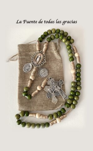 Rosario de combate devocional en madera natural tintada con los sacramentales mas poderosos