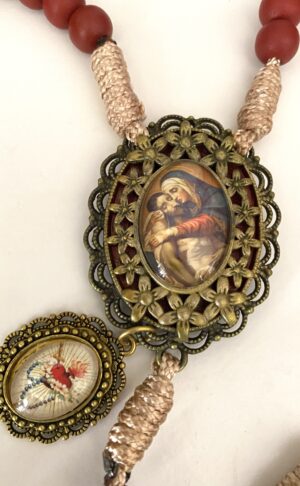 Alternative view of Rosario cuaresma PIETA