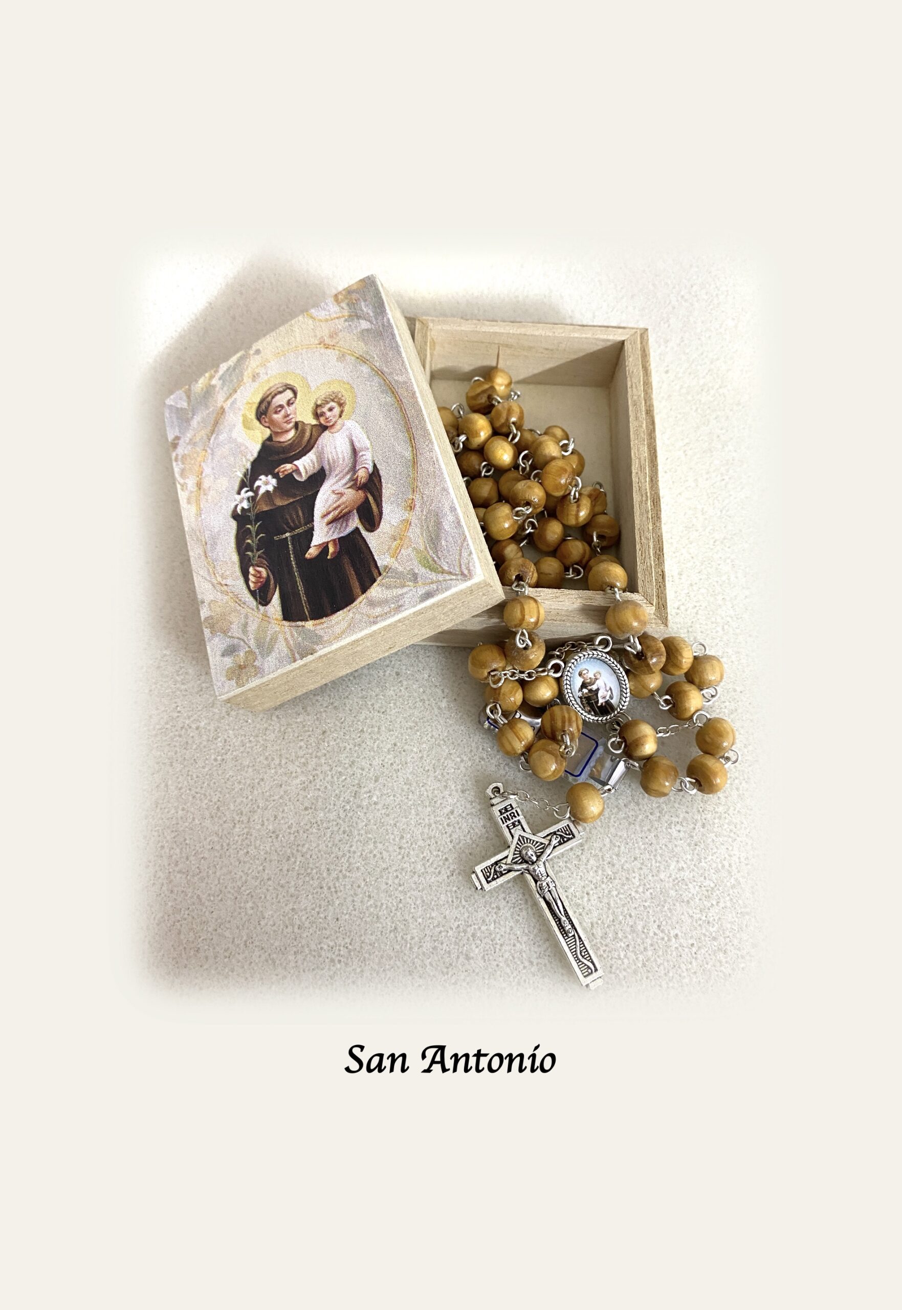 Rosario con caja de madera decorada