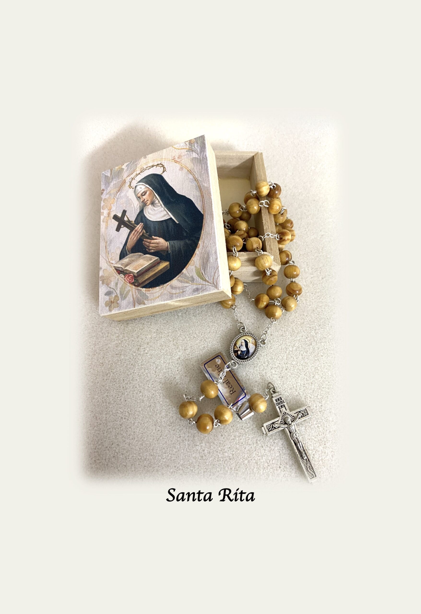 Rosario con caja de madera decorada